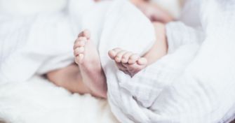 Känguru-Methode: Das Beste für Frühgeborene? | apomio Gesundheitsblog