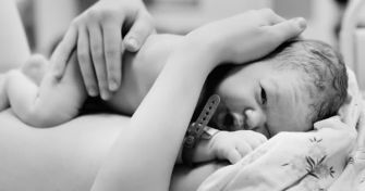 Was passiert bei einem Kaiserschnitt? | apomio Gesundheitsblog