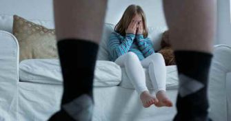 Sexuellen Missbrauch von Kindern erkennen - Was tun? | apomio Gesundheitsblog