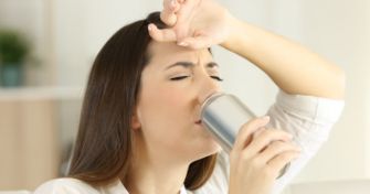 Was passiert bei einer Dehydration? Arten, Symptome und Gegenmaßnahmen