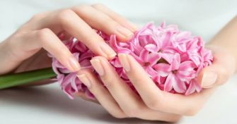 Die richtige Nagelpflege: Tipps für schöne und gesunde Nägel | apomio Gesundheitsblog