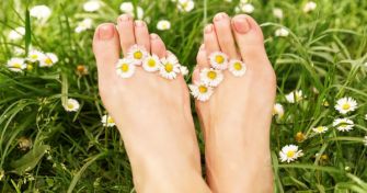 Schweißfüße: Die besten Tipps gegen Fußgeruch | apomio Gesundheitsblog