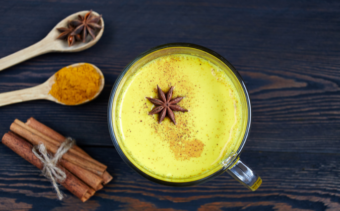 Goldene Milch - Das Getränk aus der ayurvedischen Medizin | apomio Gesundheitsblog