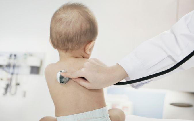 Akute Gefahr für Frühchen, Säuglinge und Kleinkinder: Das RS-Virus hat Hochsaison | apomio Gesundheitsblog