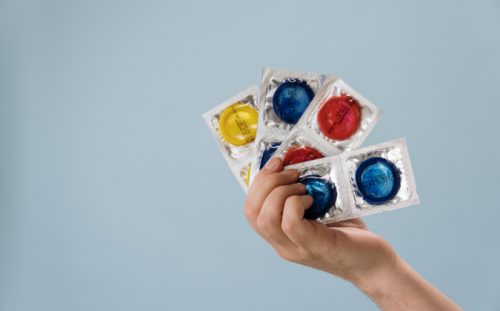 Kondome sind eine nicht-hormonelle Verhütungsmethode - Apomio Gesundheitsblog
